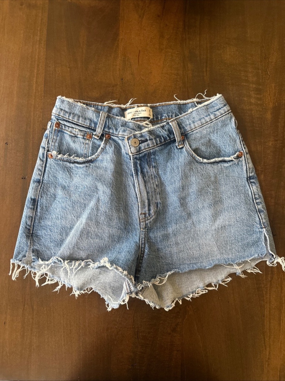 Abercrombie & Fitch Curve Love The Mom Short High Rise Crossover Waistband Sz 4